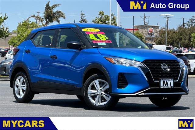 New 2025 Nissan Kicks Play S image 1