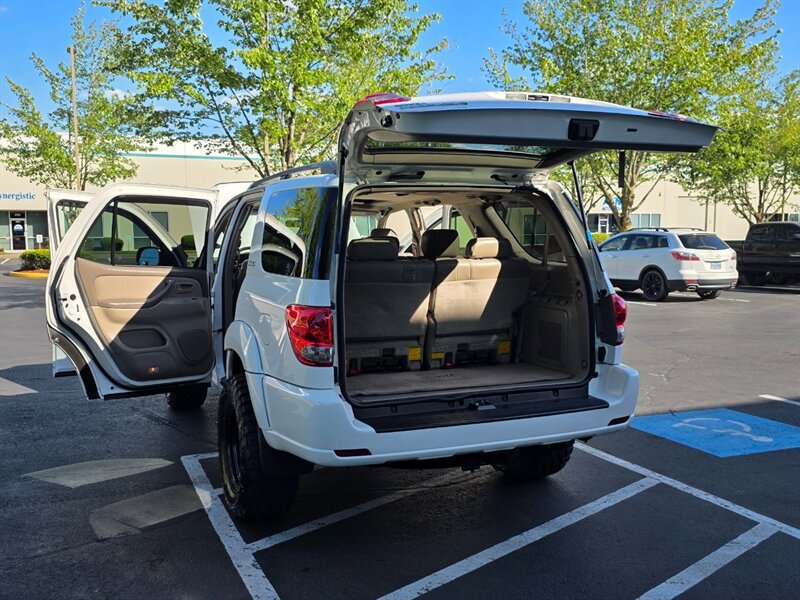 Used 2005 Toyota Sequoia SR5 AWD/4WD image 27