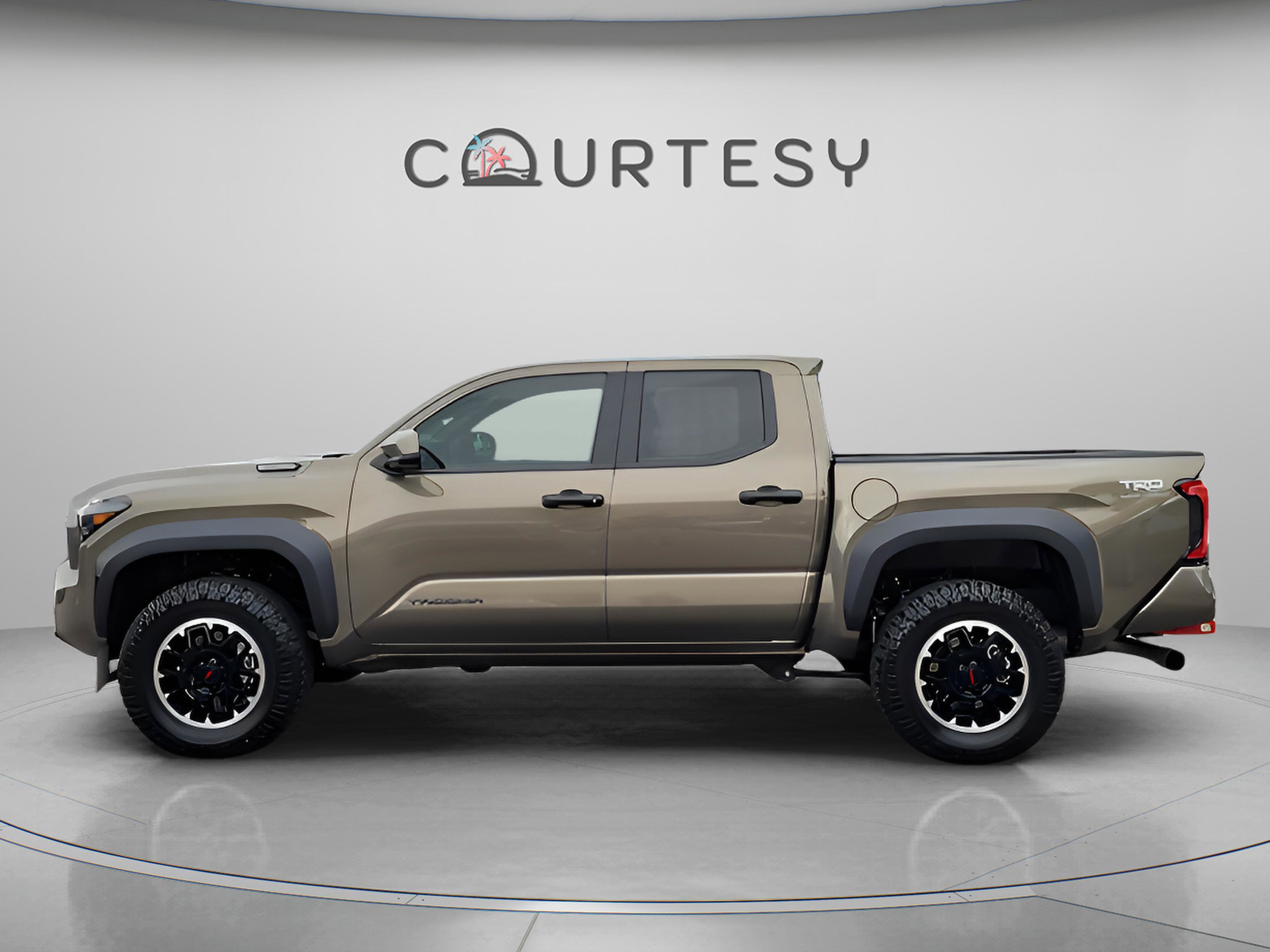 Certified 2025 Toyota Tacoma TRD Off-Road image 2