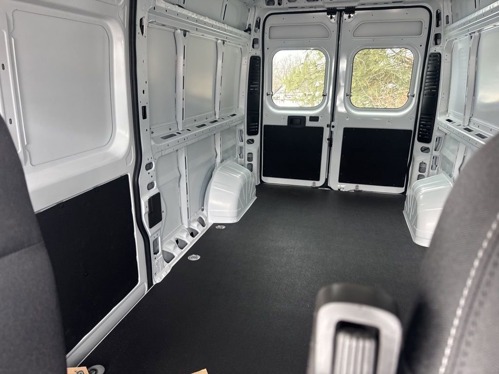 Used 2024 RAM ProMaster 2500 image 38