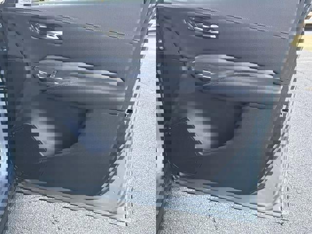 Used 2025 Cadillac XT4 Premium Luxury FWD image 14