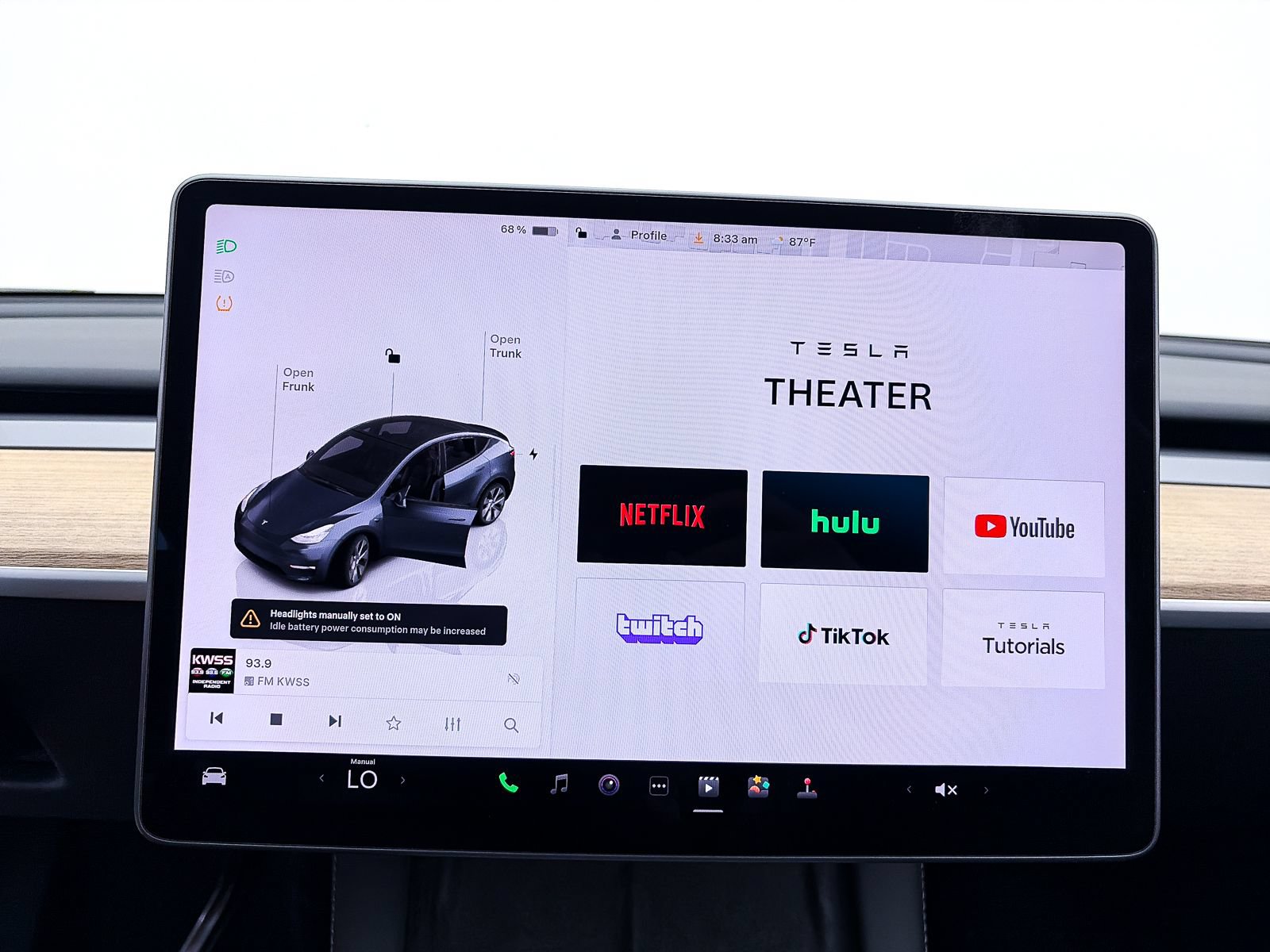 Used 2023 Tesla Model Y Long Range AWD/4WD image 5