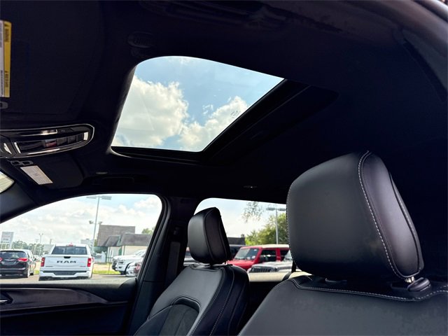 New 2025 Jeep Grand Cherokee L Altitude image 4