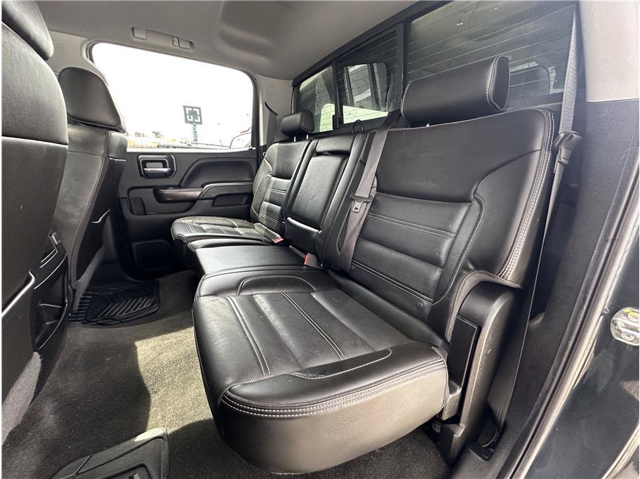 Used 2018 GMC Sierra 2500 Denali w/ Duramax Plus Package AWD/4WD image 18