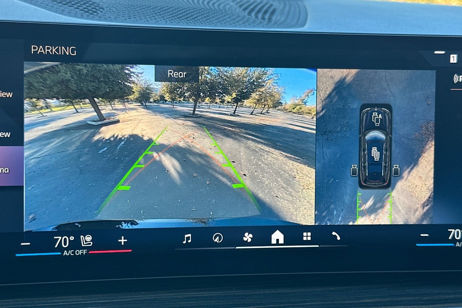 Used 2025 BMW X7 xDrive40i w/ Parking Assistance Package image 25