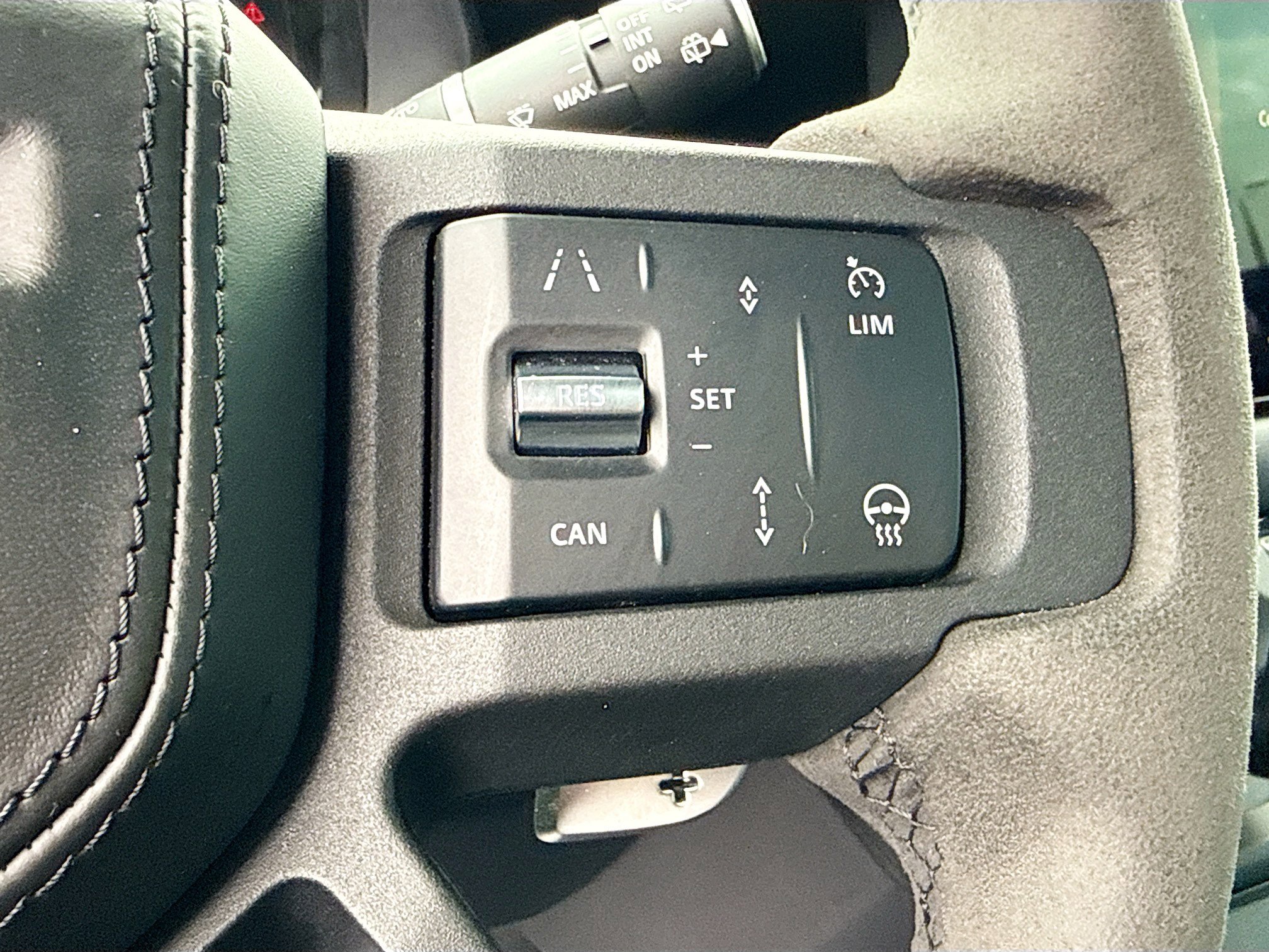 Used 2023 Land Rover Defender 90 V8 image 38