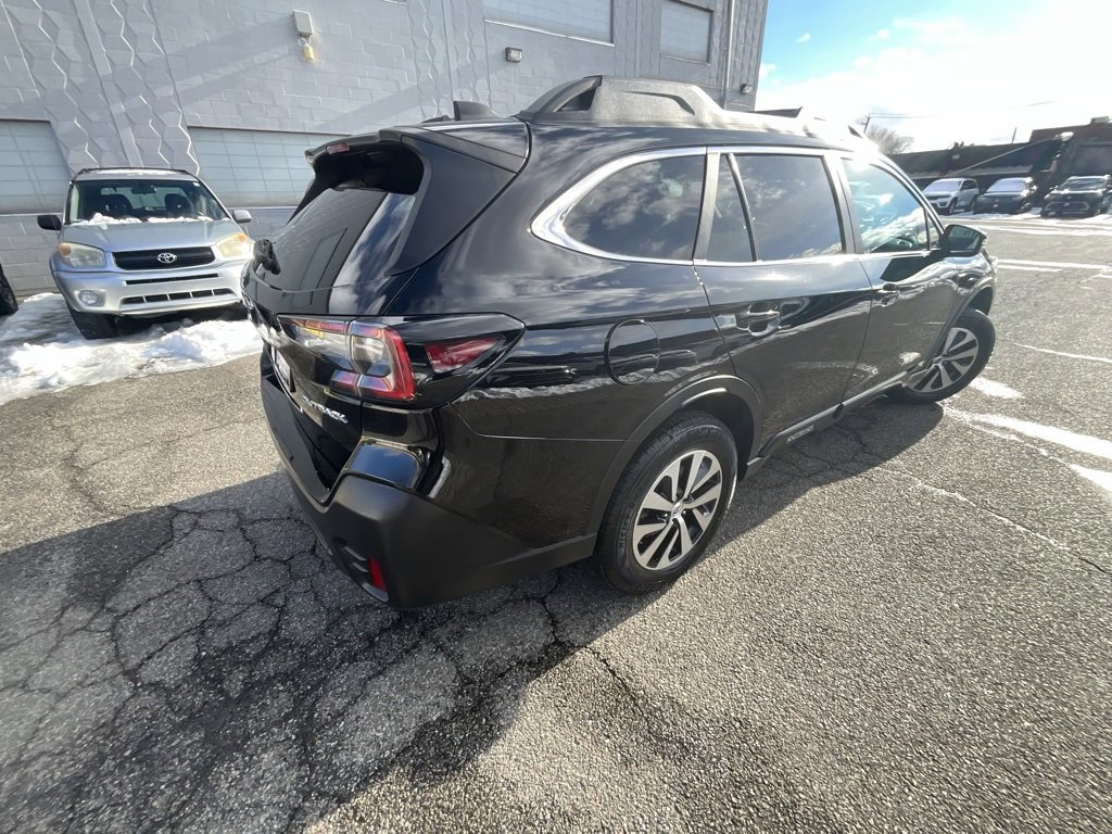 Used 2021 Subaru Outback Premium image 4
