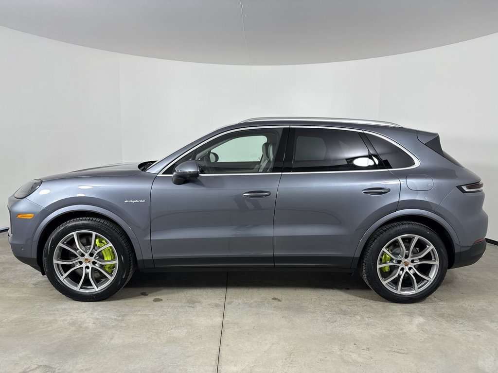 New 2026 Porsche Cayenne E-Hybrid AWD/4WD image 2