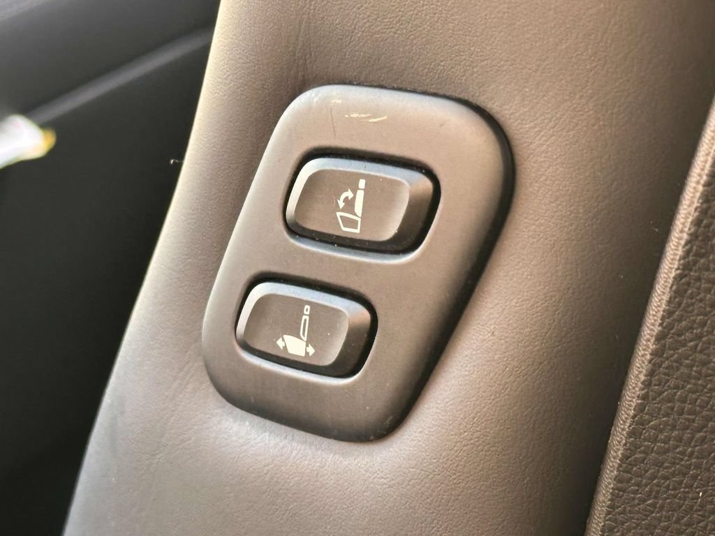 Used 2023 Genesis GV70 3.5T Sport w/ Sport Prestige Package AWD/4WD image 22