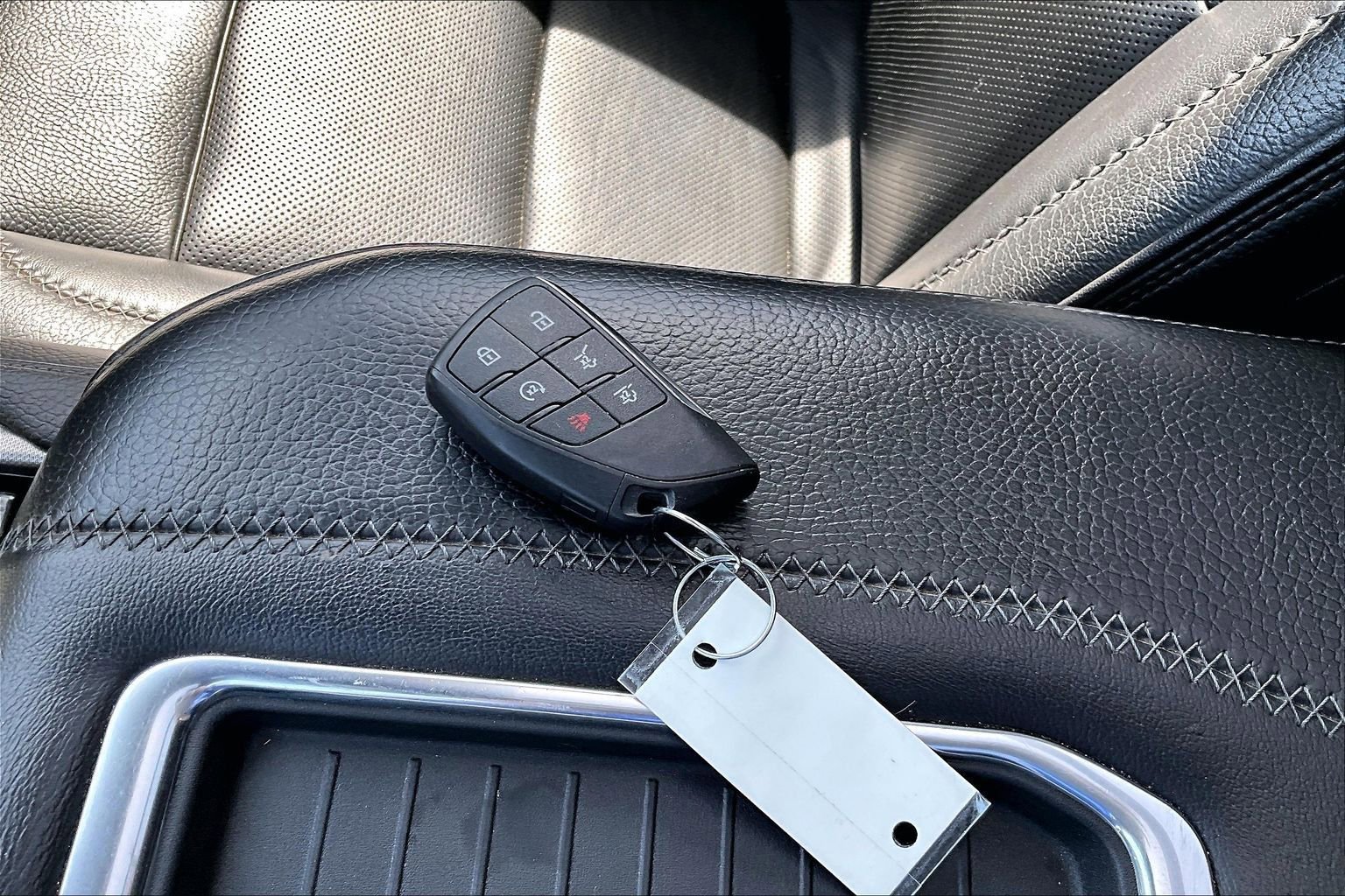 Used 2021 GMC Yukon Denali w/ Denali Premium Package image 10