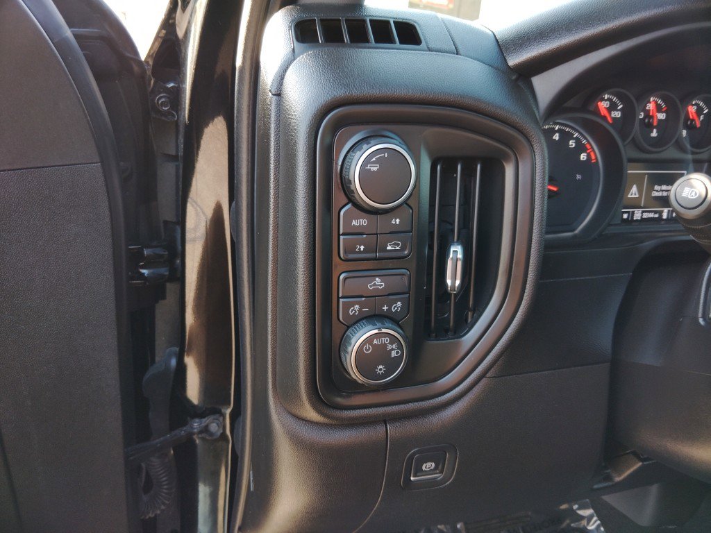 Used 2022 Chevrolet Silverado 1500 Custom image 16