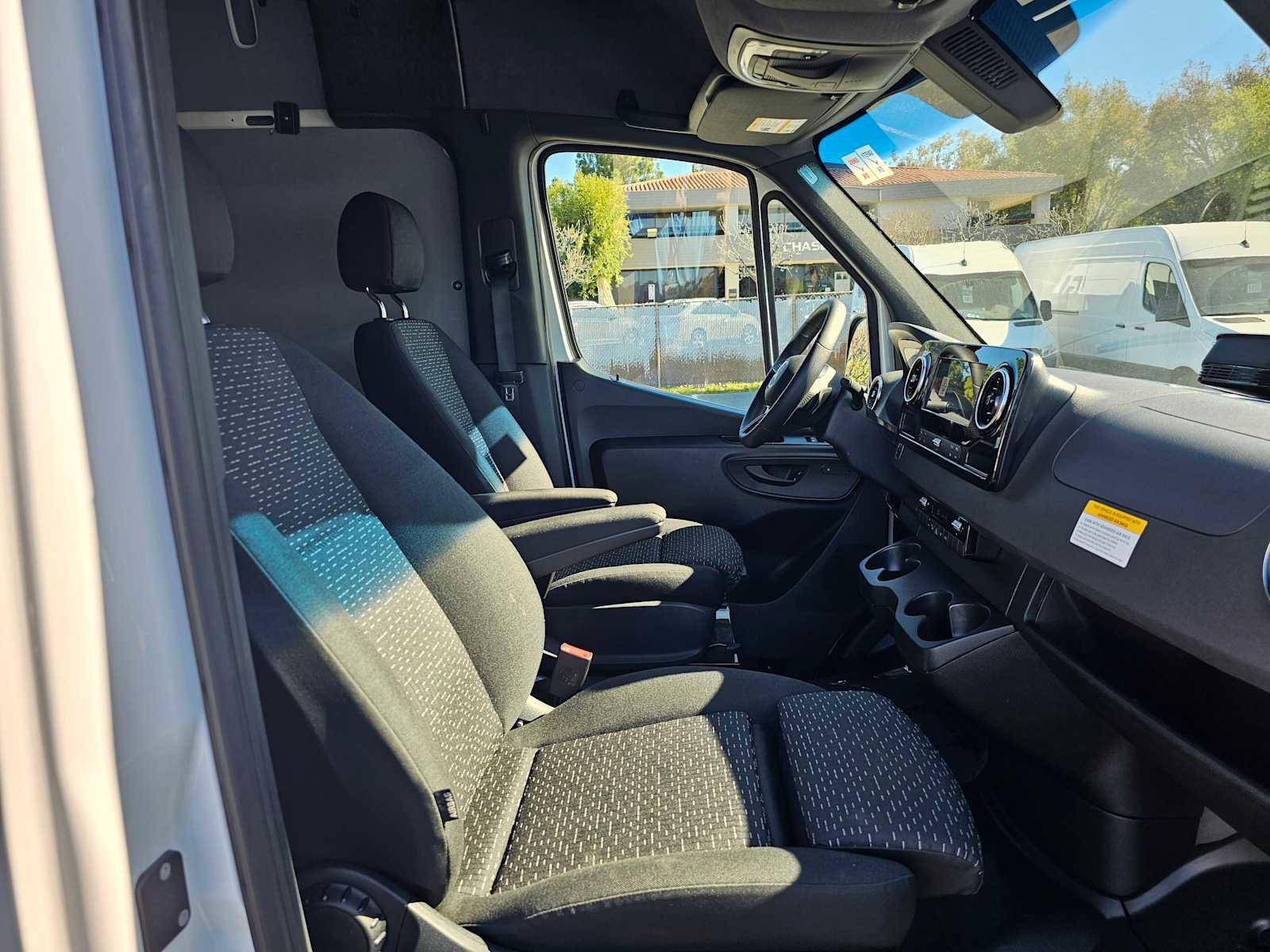 Used 2025 Mercedes-Benz Sprinter 2500 image 10