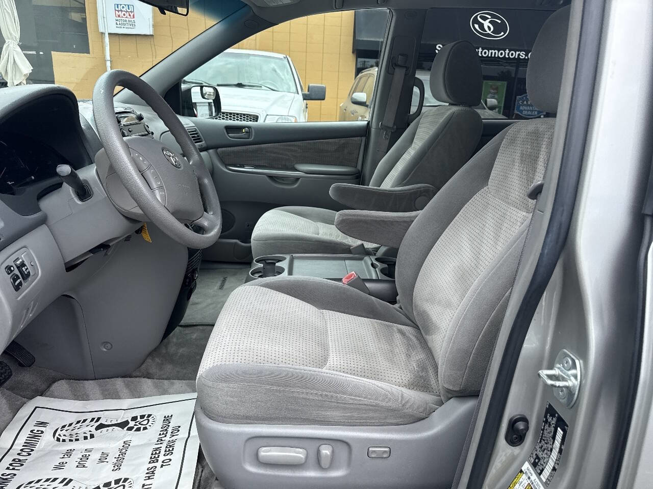 Used 2010 Toyota Sienna LE FWD image 12