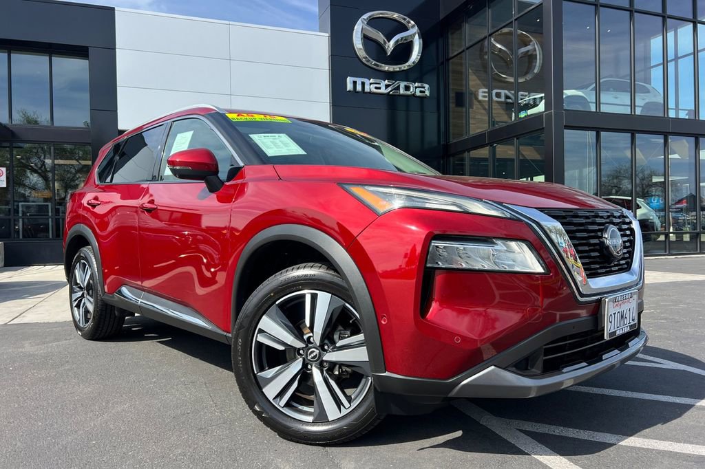 Used 2023 Nissan Rogue SL w/ SL Premium Package image 2