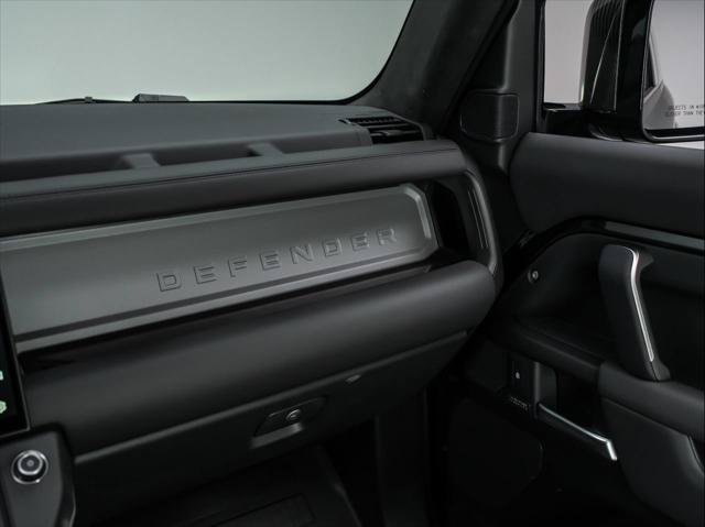 Used 2026 Land Rover Defender 90 V8 AWD/4WD image 35