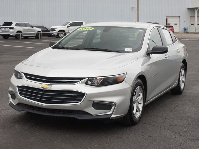 Used 2018 Chevrolet Malibu LS image 2