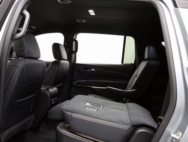 New 2026 Chevrolet Traverse High Country w/ LPO, Cargo Package AWD/4WD image 15