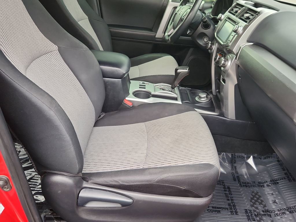 Used 2017 Toyota 4Runner SR5 AWD/4WD image 16
