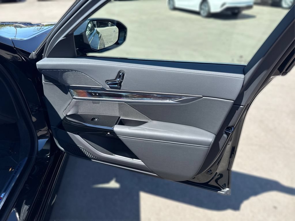 New 2026 BMW 750e xDrive AWD/4WD image 27