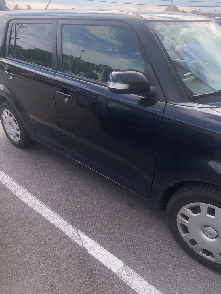 Used 2014 Scion xB image 2