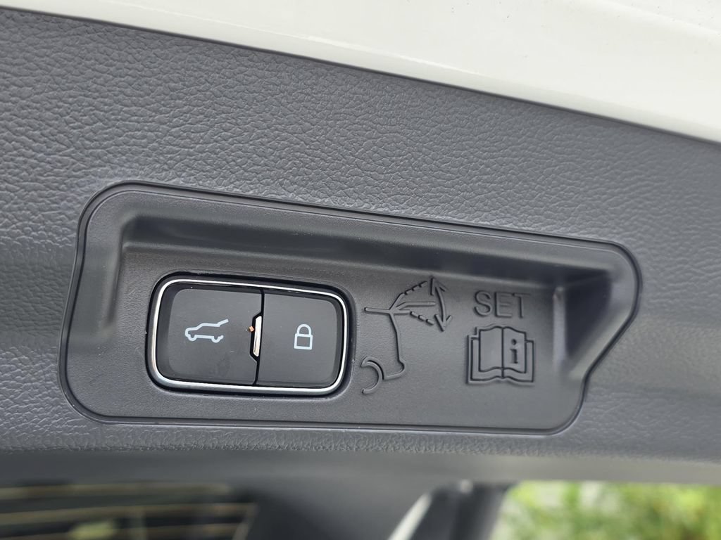 Used 2026 Ford Explorer ST-Line RWD image 13