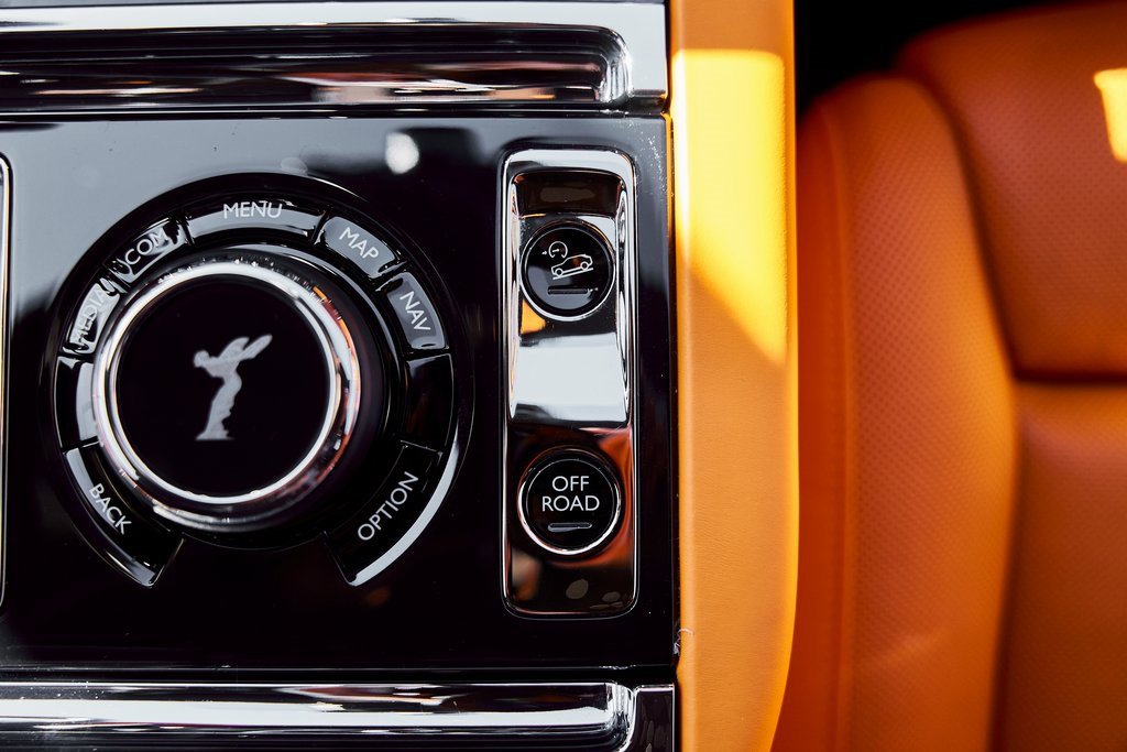 Used 2024 Rolls-Royce Cullinan Black Badge image 73