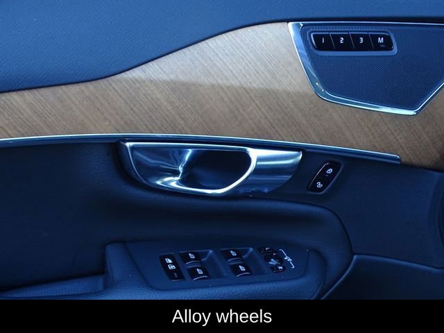 Used 2022 Volvo XC90 T6 Momentum w/ Climate Package image 18