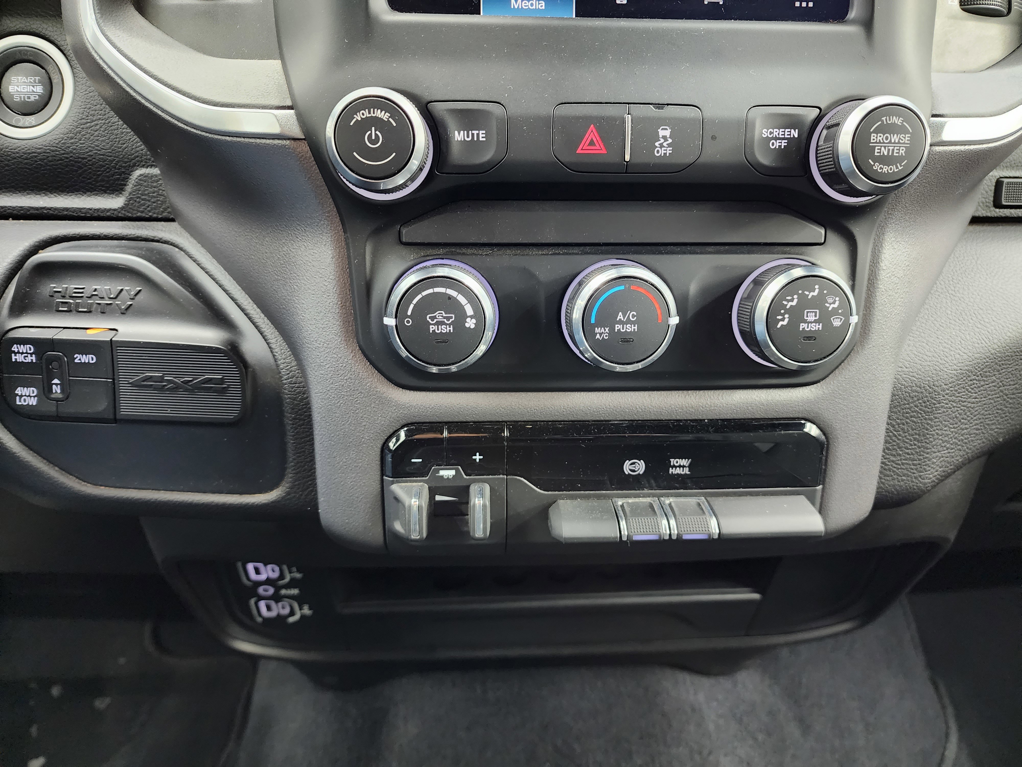 Used 2024 RAM 2500 Big Horn image 15