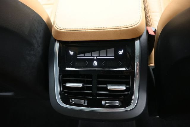 Used 2023 Volvo XC90 B6 Ultimate w/ Protection Package Premier AWD/4WD image 37