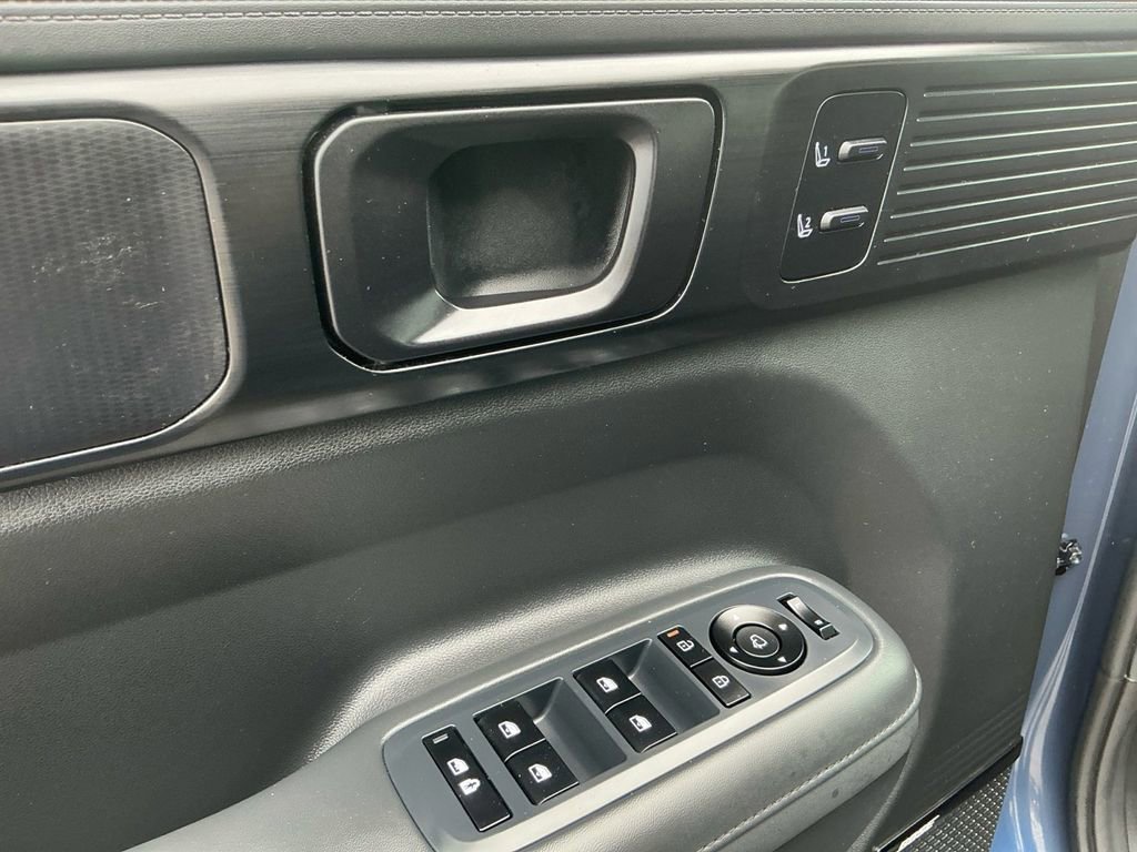 Used 2025 Hyundai Santa Fe Calligraphy image 16