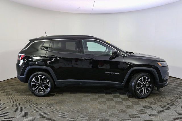 Used 2024 Jeep Compass Limited image 14