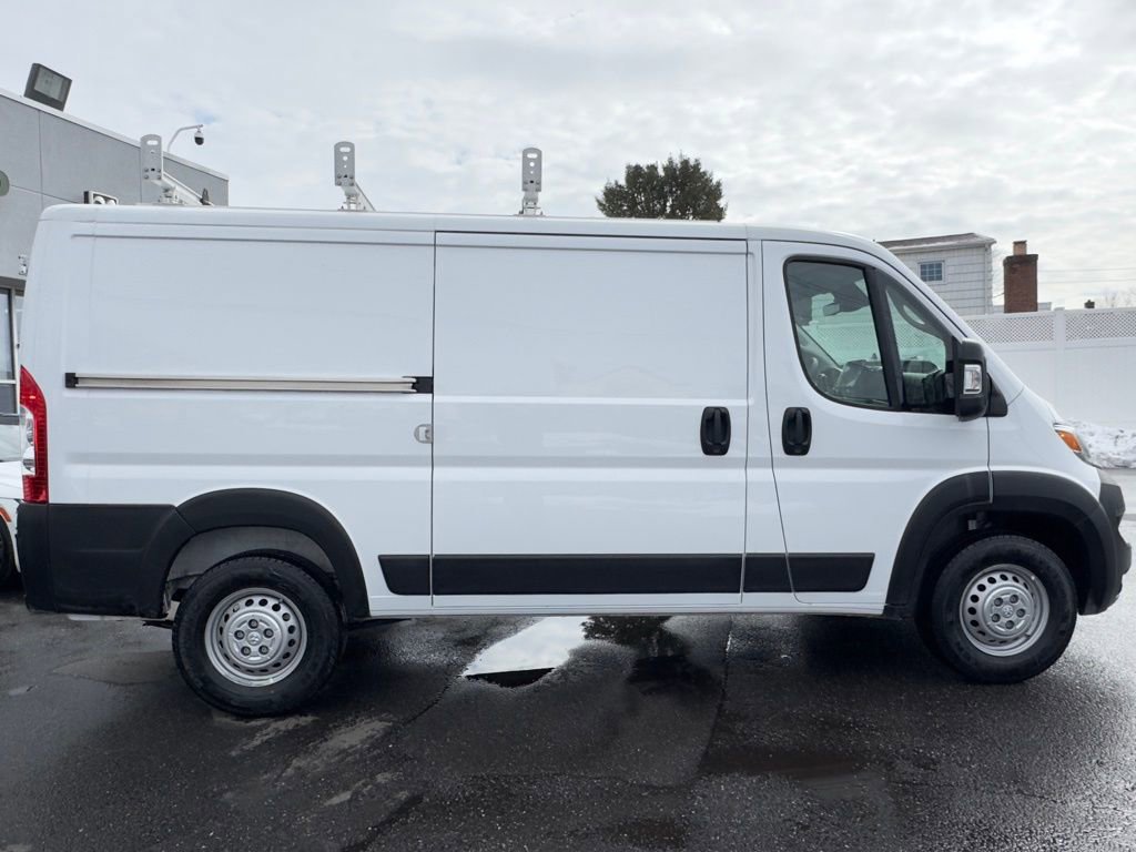 Used 2025 RAM ProMaster 2500 w/ Premium Convenience Group FWD image 9