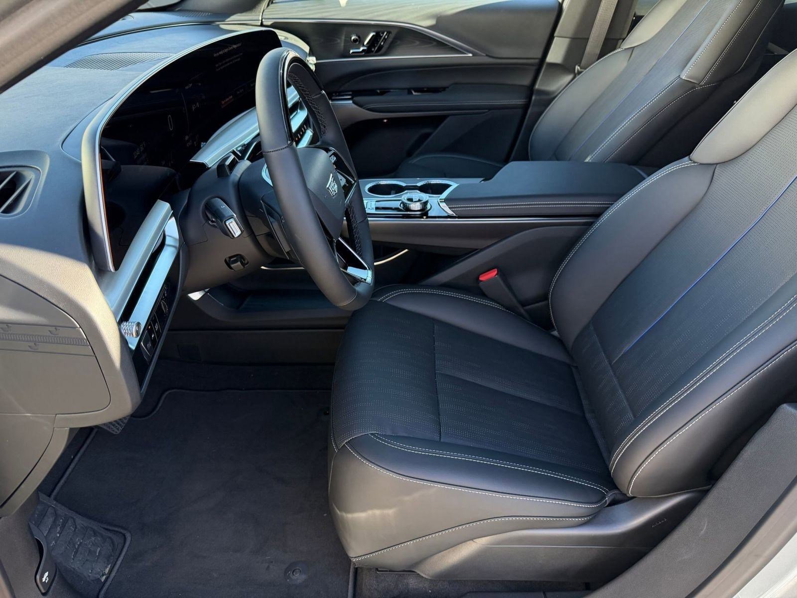 New 2026 Cadillac Lyriq Luxury image 4