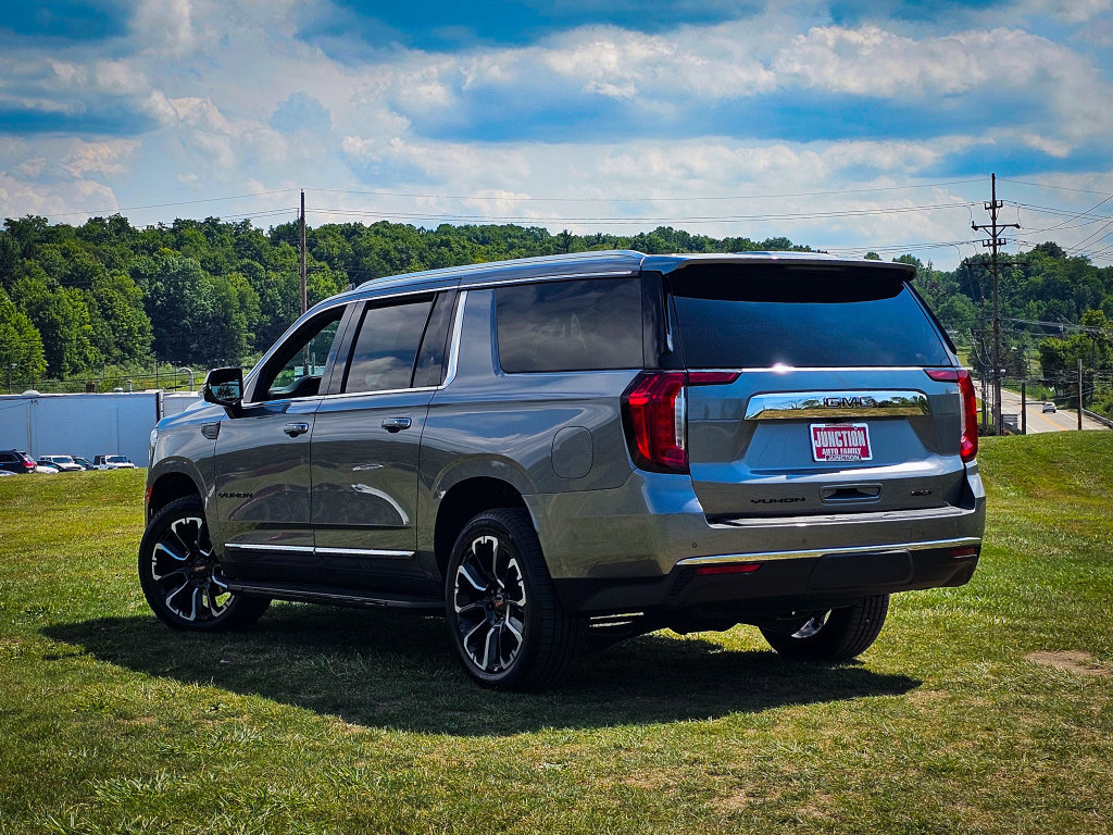 Used 2022 GMC Yukon XL SLT w/ SLT Premium Package AWD/4WD image 6