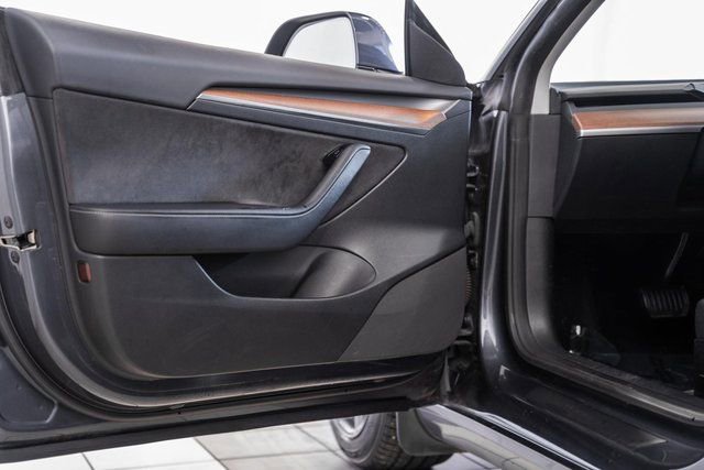Used 2023 Tesla Model 3 Standard Range image 31