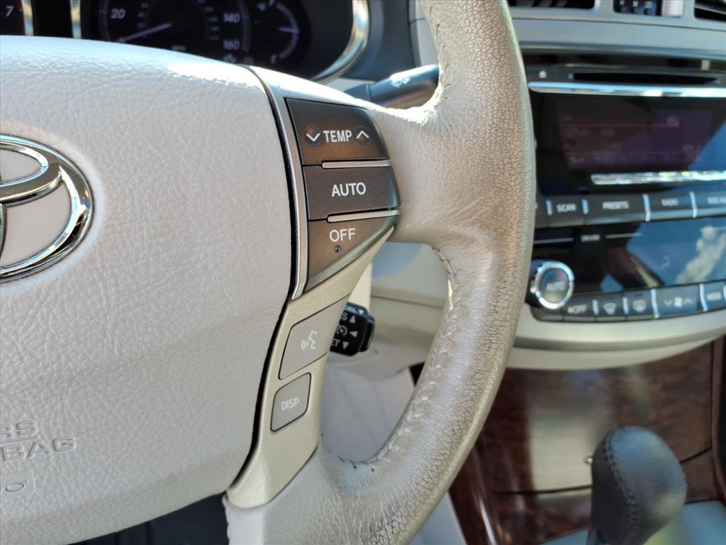Used 2012 Toyota Avalon FWD image 31