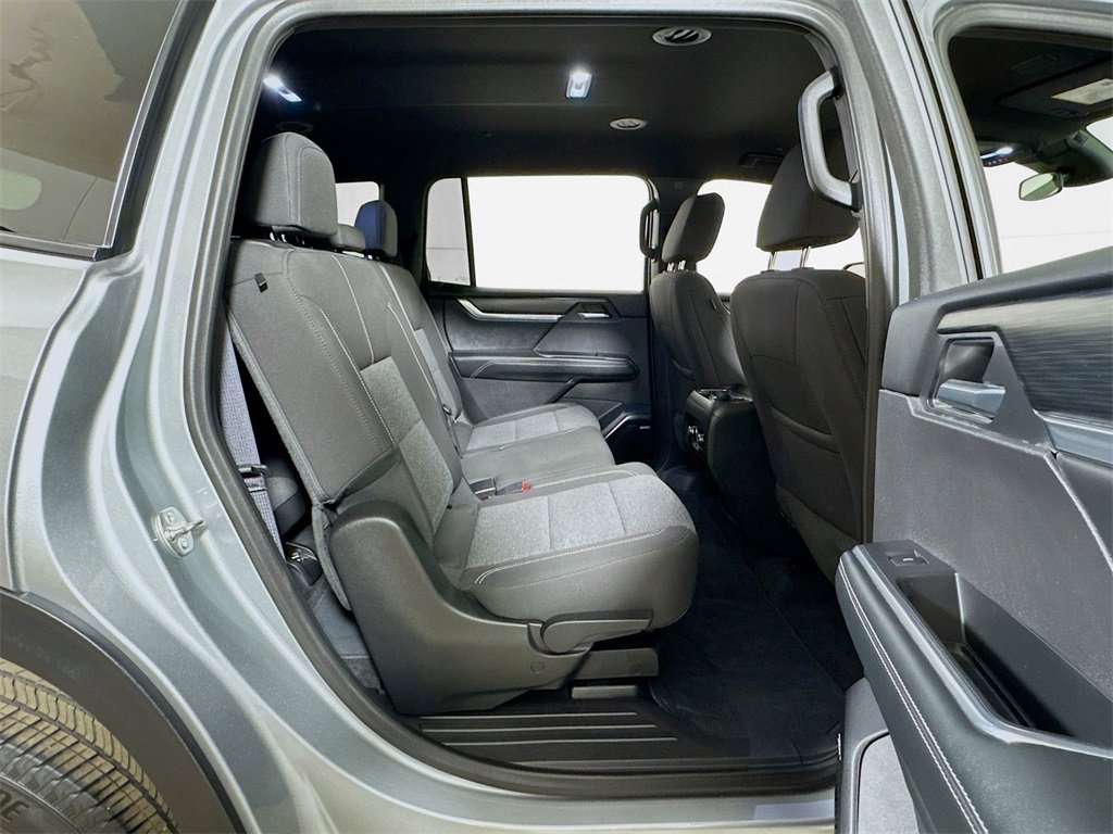 Used 2025 GMC Acadia Elevation image 26