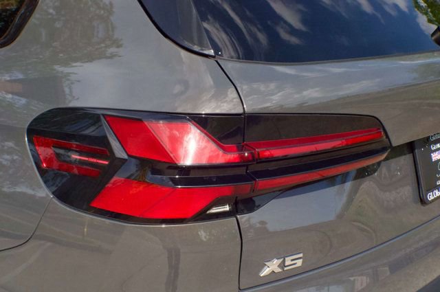 Used 2024 BMW X5 M60i AWD/4WD image 12