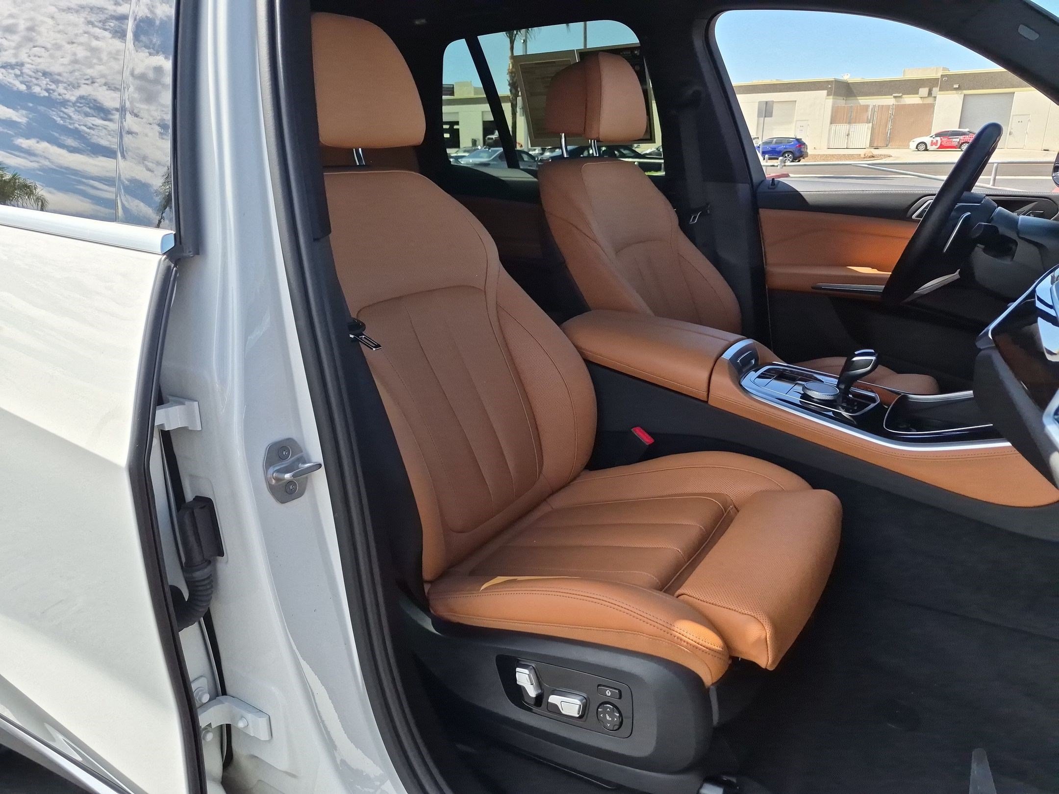 Used 2021 BMW X5 xDrive40i w/ Premium Package AWD/4WD image 33