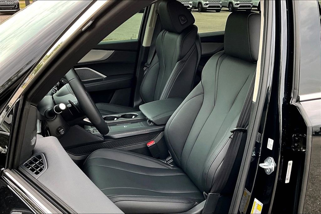 Used 2025 Acura MDX SH-AWD image 13