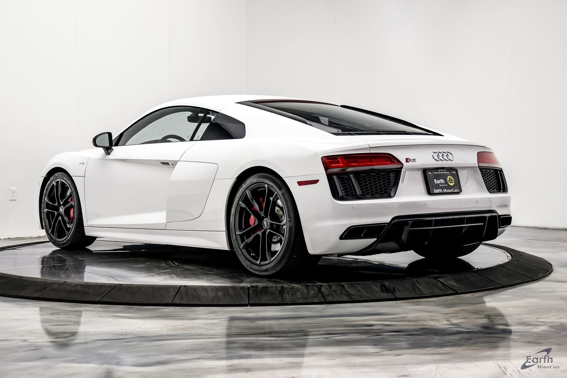 Used 2018 Audi R8 V10 RWD image 12