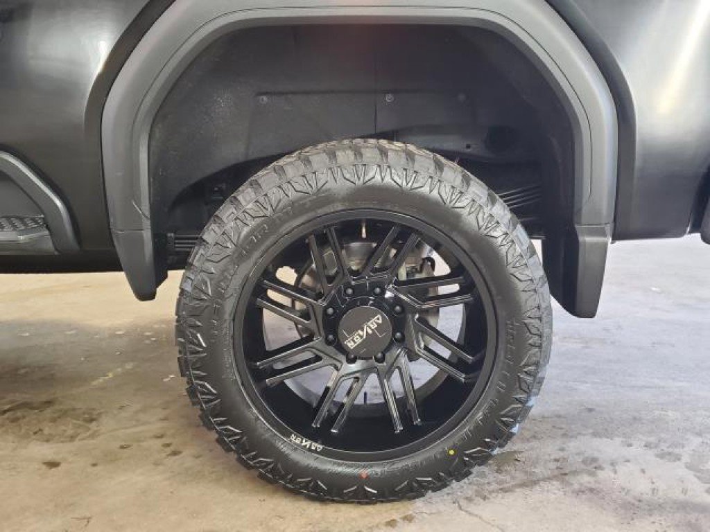 Used 2022 GMC Sierra 2500 AT4 w/ AT4 Premium Plus Package AWD/4WD image 5