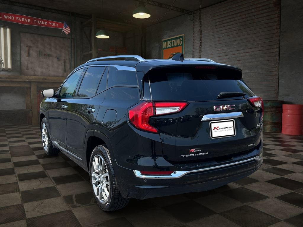 Certified 2024 GMC Terrain Denali w/ Denali Premium Package AWD/4WD image 5