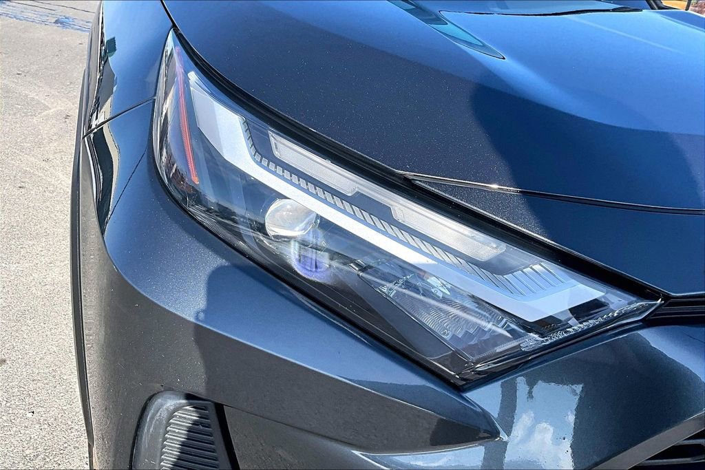 Used 2022 Toyota RAV4 XLE w/ Convenience Package image 29