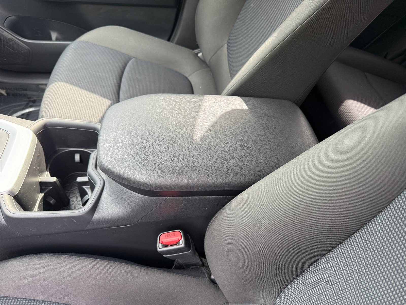 Used 2025 Toyota RAV4 LE AWD/4WD image 14
