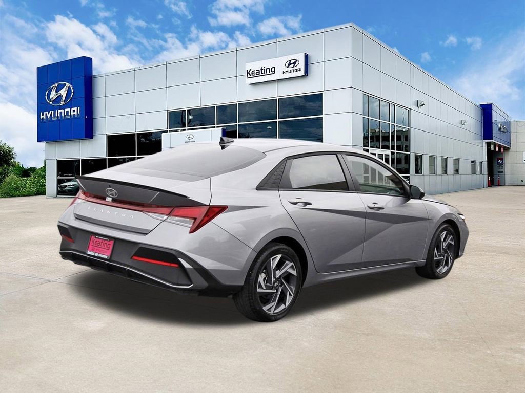 Certified 2025 Hyundai Elantra Sport image 5