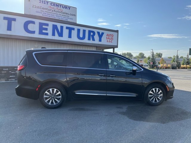 Used 2023 Chrysler Pacifica Limited image 17