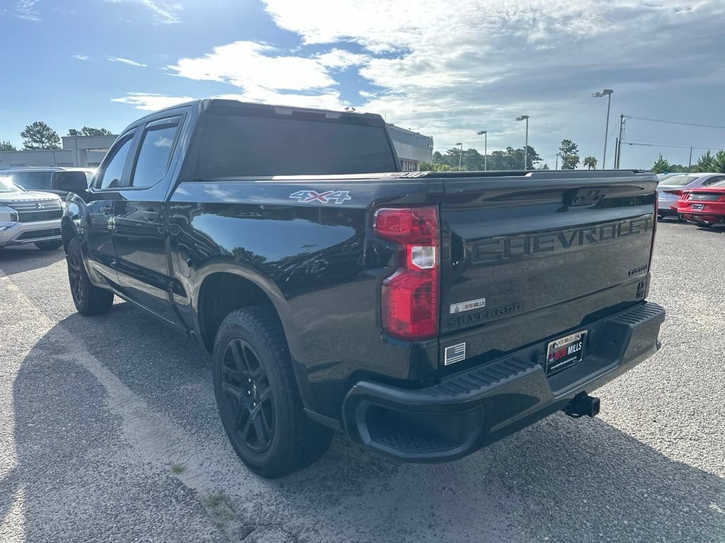 Used 2022 Chevrolet Silverado 1500 Custom w/ LPO, Dark Essentials Package AWD/4WD image 5