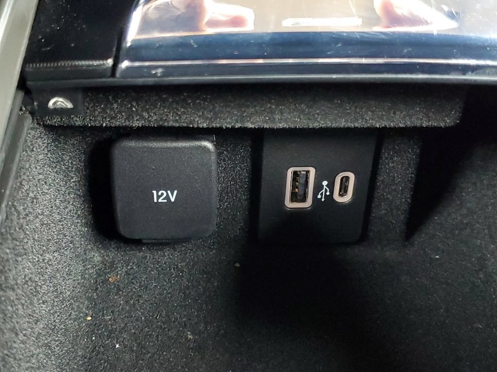 Used 2022 Lincoln Corsair AWD w/ Premium Package image 26