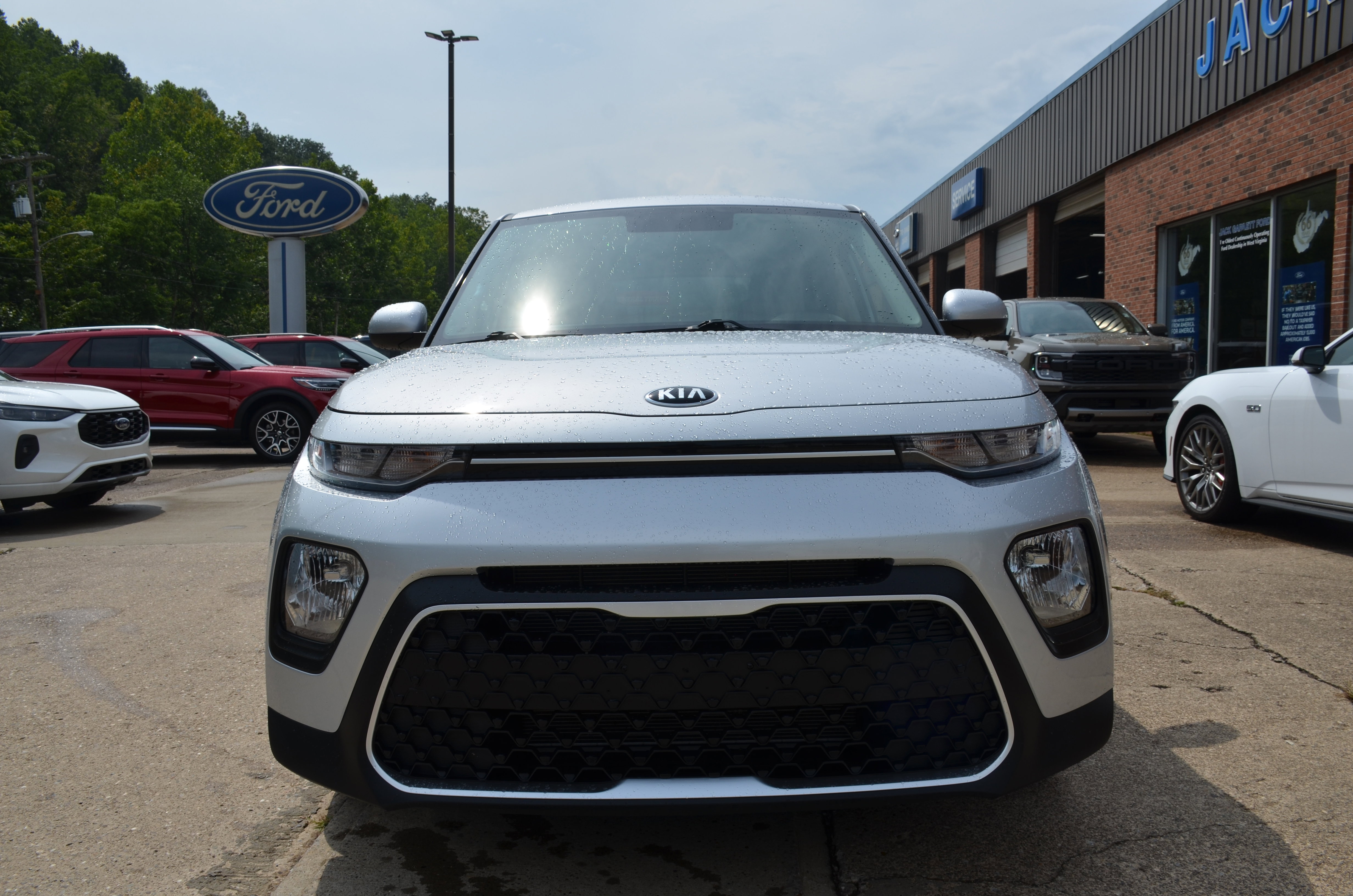 Used 2020 Kia Soul LX image 2